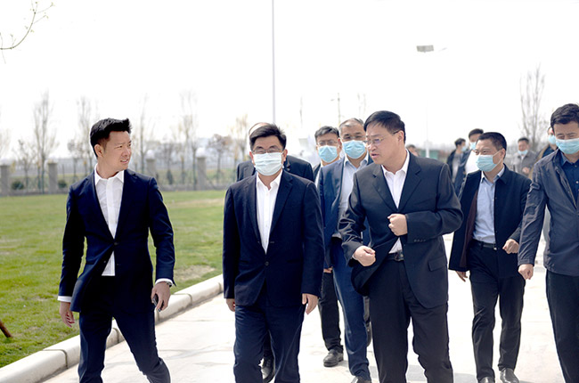 衛(wèi)輝市委書記聶長明蒞臨遠大新材項目視察指導