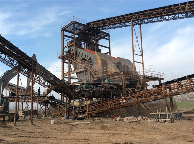 安徽池州青陽(yáng)縣鼎力為其承建環(huán)保的砂石生產(chǎn)線(xiàn)現(xiàn)場(chǎng)