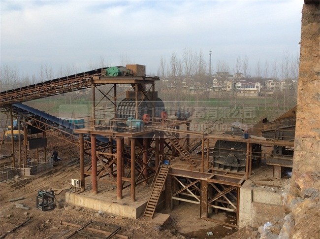 安徽池州青陽(yáng)縣砂石生產(chǎn)線(xiàn)現(xiàn)場(chǎng)一隅
