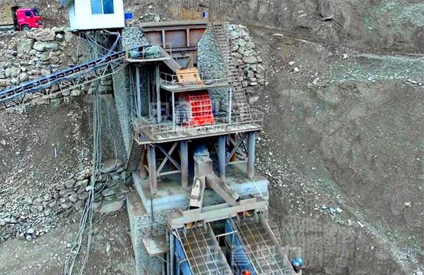 自上而下配置的砂石設(shè)備